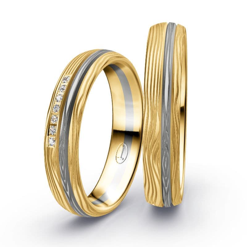 Juwelier Knappe moderne Eheringe in Bicolor mit diversen Oberflächen und Brillantbesatz