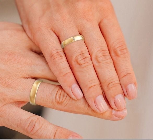 Trauringe aus Apricotgold Juwelier Malysiak