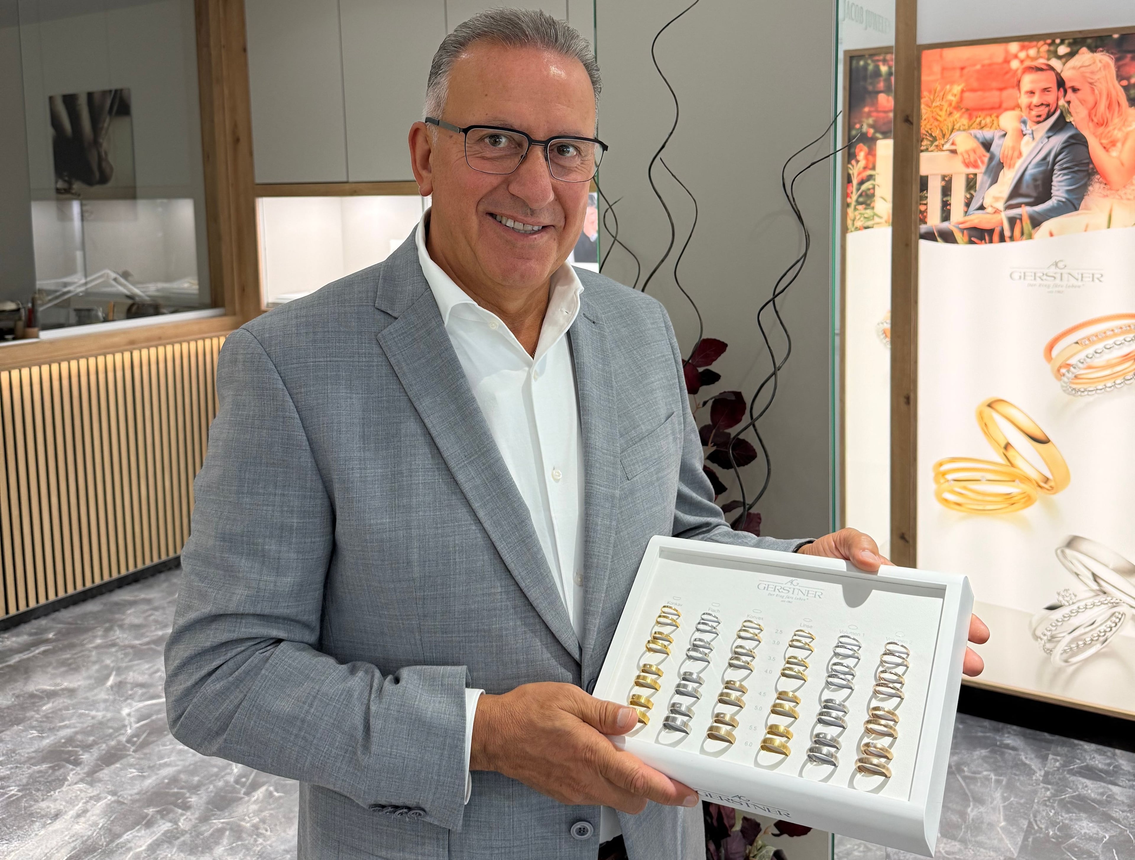 Juwelier Jacob Juwelen mit Ring Auswahl