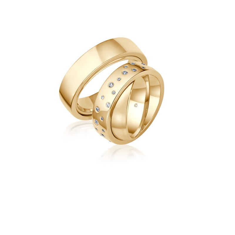 Trauringpaar in Gelbgold mit Diamanten